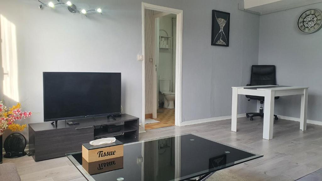 Charmant et Spacieux Appartement photo 2