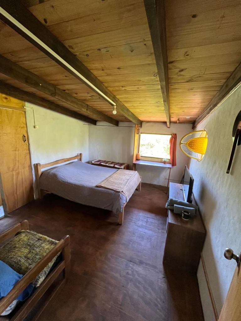 Habitación con baño privado y cama doble photo 4