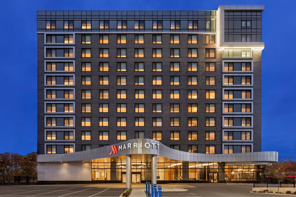 Marriott New York JFK Airport image