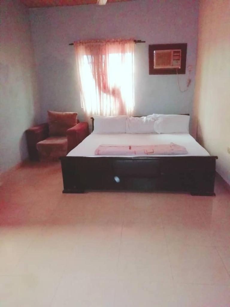 Diamond Hotel close to Intl Airport, omole ikeja photo 1