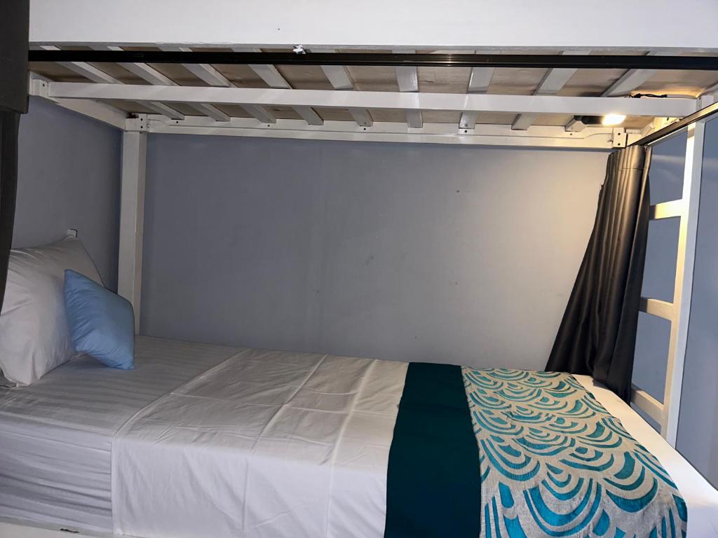 blue waves hostel amed photo 1