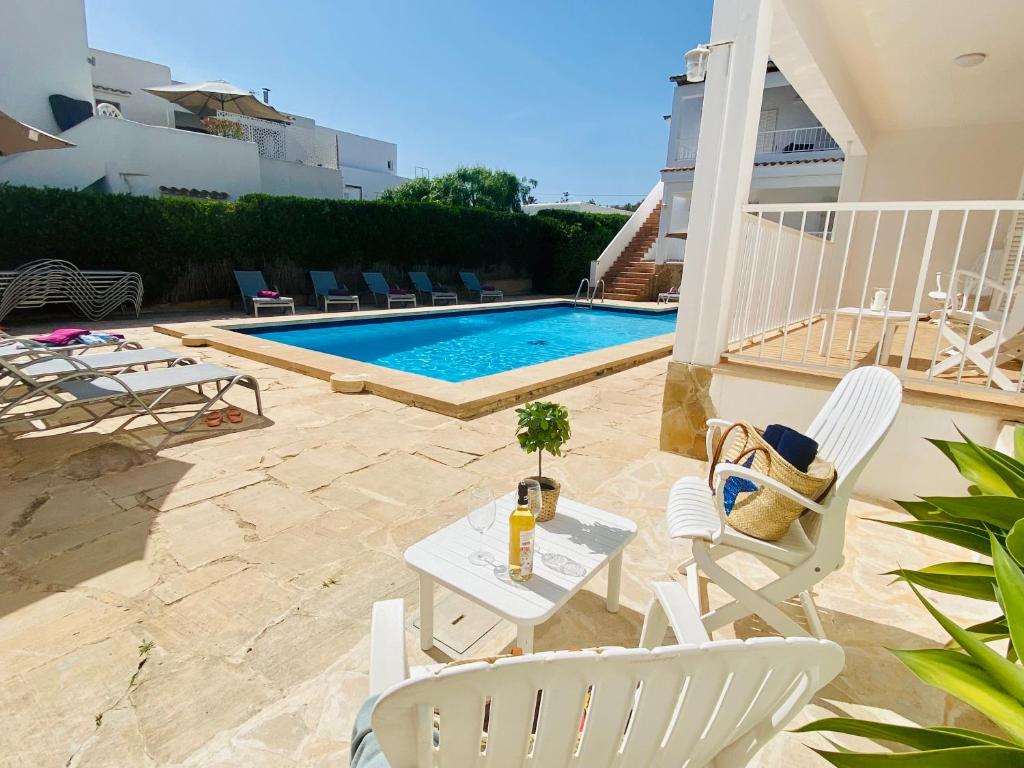 Sol Apartment. Pool, BBC, Free Wifi photo 1