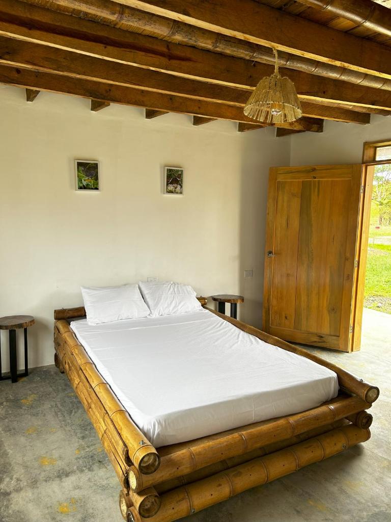 Finca el Manantial Isnos, habitación Alas de Chocolate photo 1