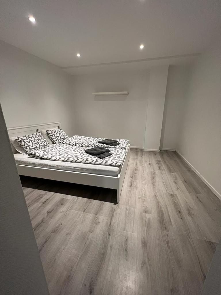 New Two Bedroom Apartment Close To Beach