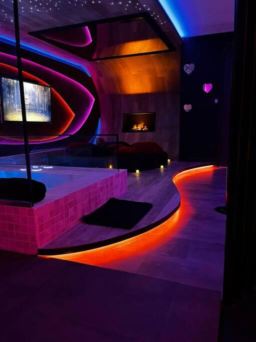 Les Secrets Rooms/Love Room