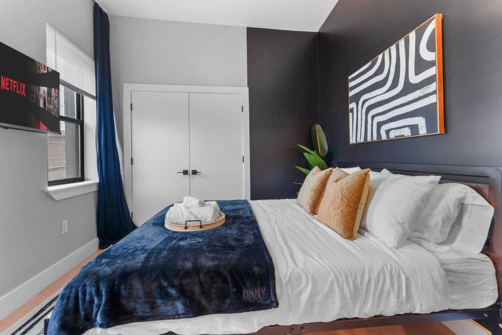 New 50% Parking Credit - King Bedroom - NYC 30 Min - Washer/Dryer image