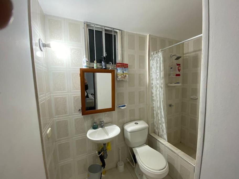 Espectacular apartamento,RICAURTE parqueadero,piscinas,aire photo 1