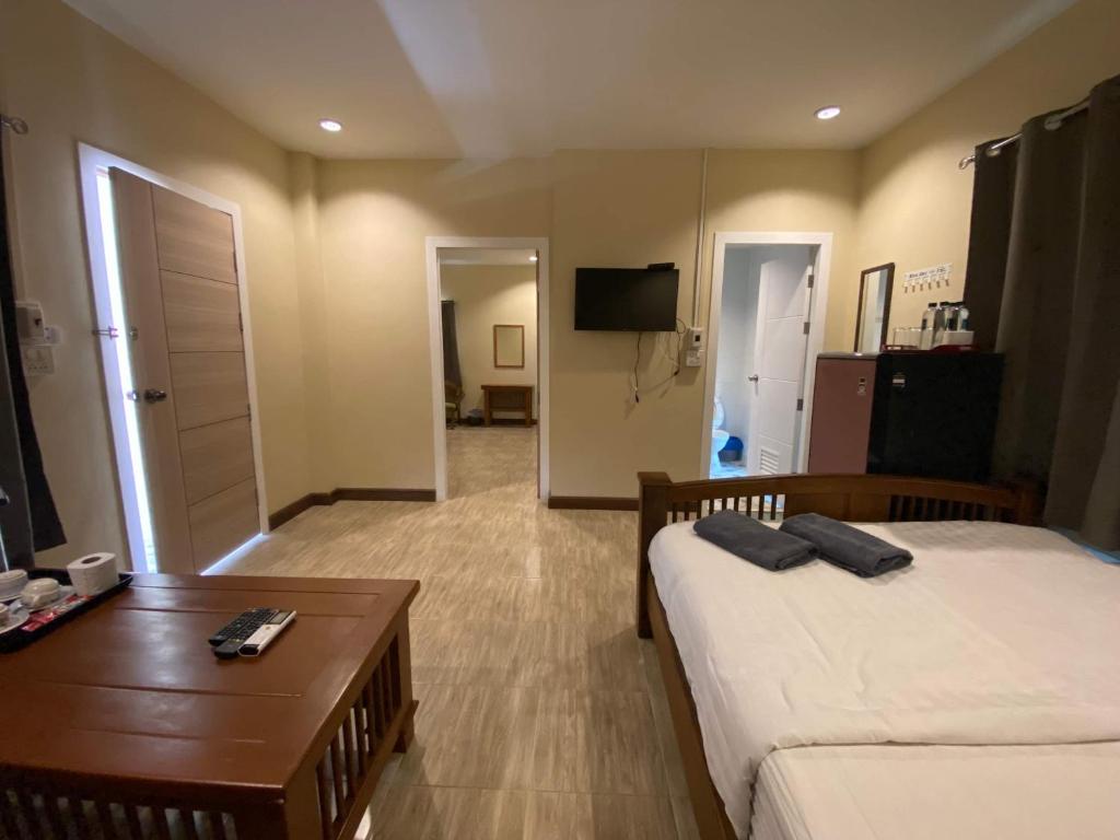 บ้านริมเนิน รีสอร์ท งาว Baan Rim Noen Resort, Ngao