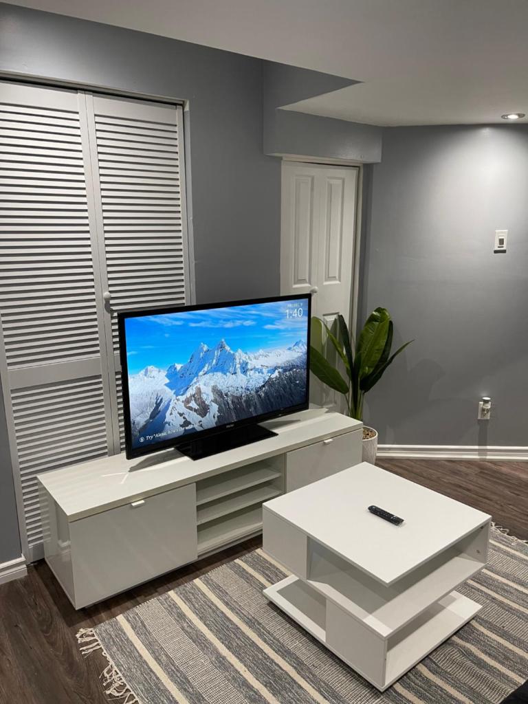 Cozy basement in Brampton photo 4