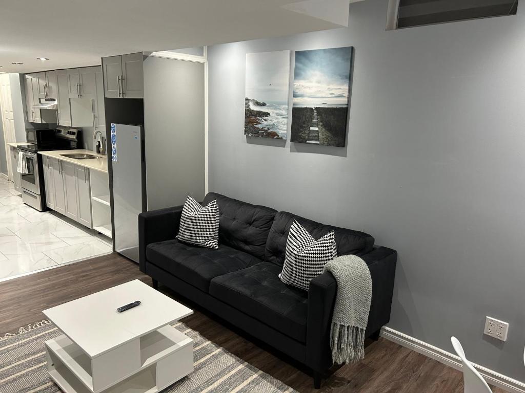 Cozy basement in Brampton photo 1