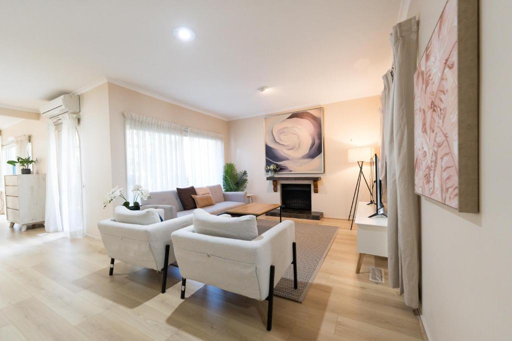 Cheerful 4-bedroom home with Park View