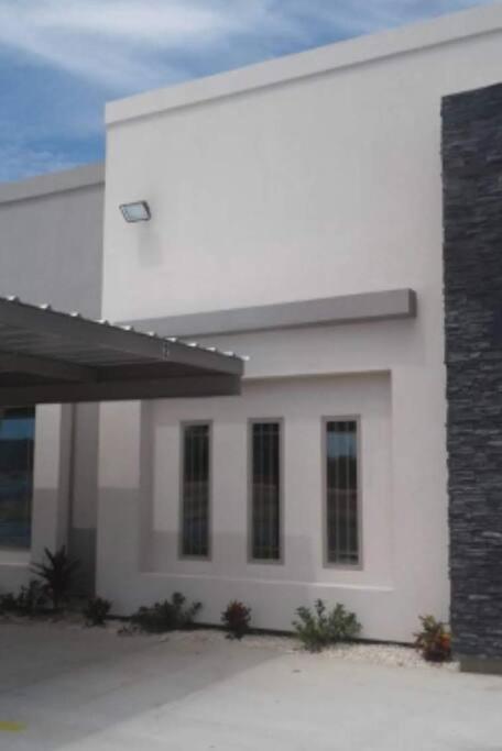 The Heights Luxury Condo 2BR/2BA/2 Beds&1 Sofa Bed photo 2