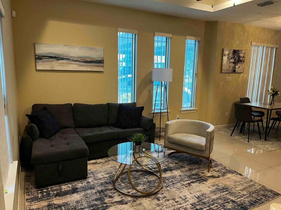 The Heights Luxury Condo 2BR/2BA/2 Beds&1 Sofa Bed photo 4