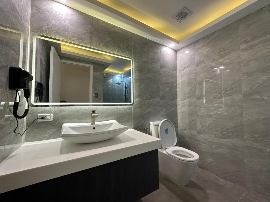 The Beach Suites at Pico De Loro photo 2