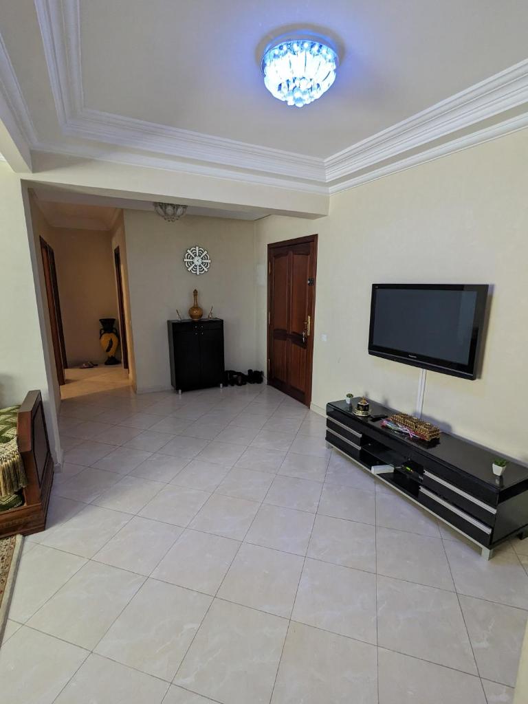 Tangier Central Comforts: Your Moroccan Home with Cultural Proximity photo 3
