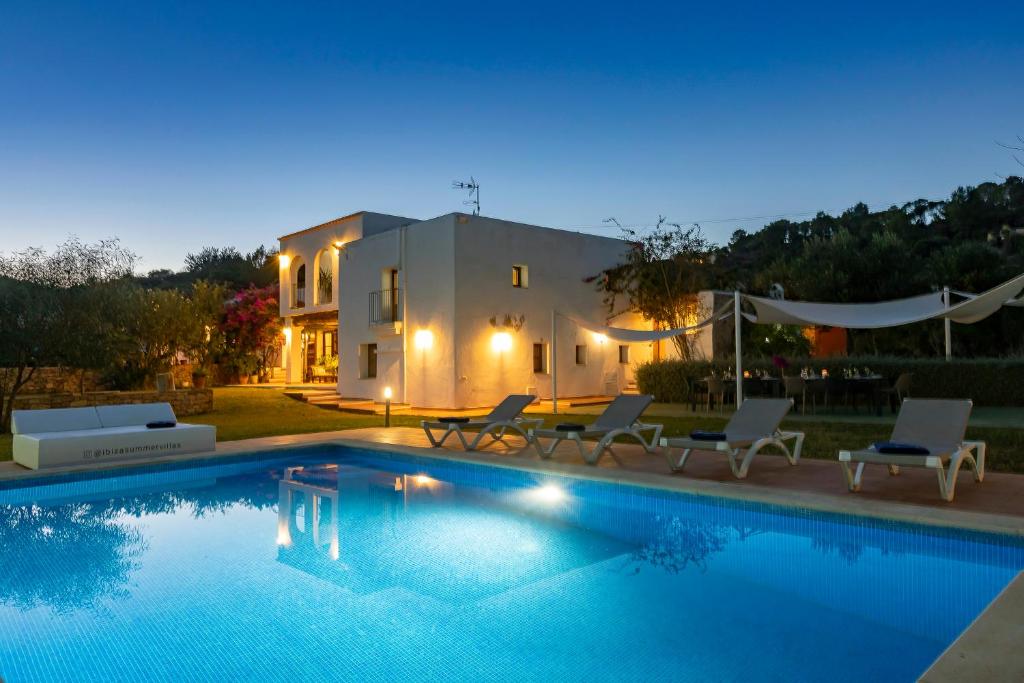 Villa in San Jose sleeps 10 - Sa Vinya