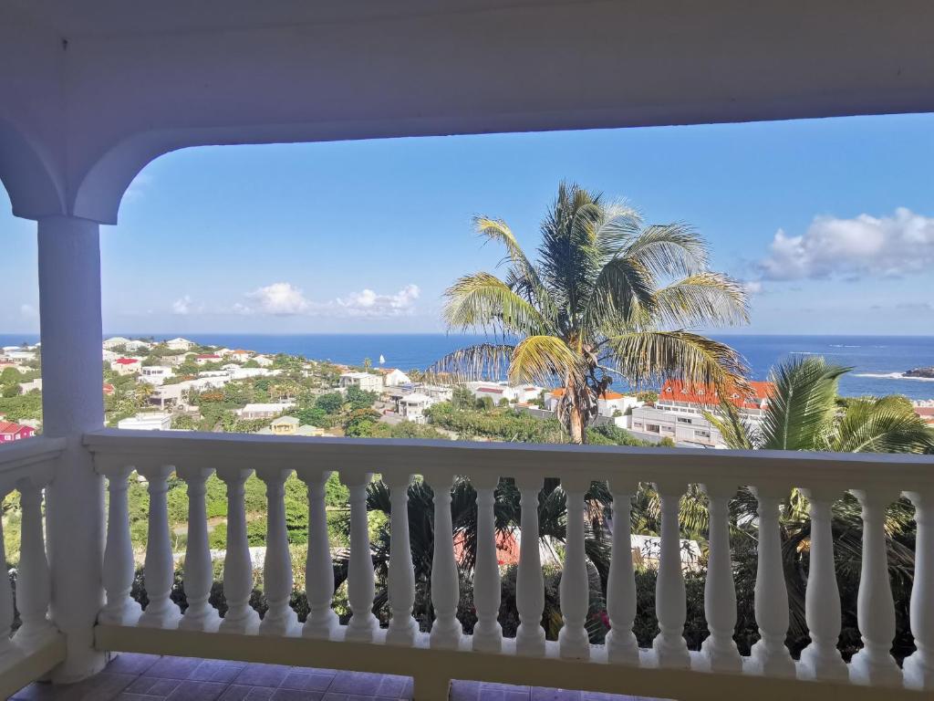 Apartment and Studio with privacy and wonderful view.