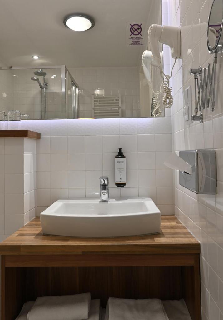 Vestil Hotel photo 3