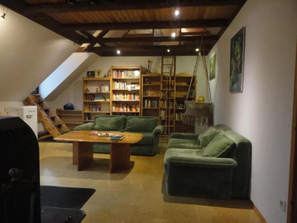 Dachwohnung in Waldgebiet