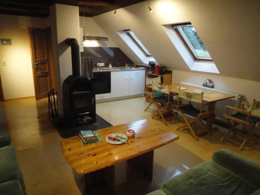Dachwohnung in Waldgebiet photo 1