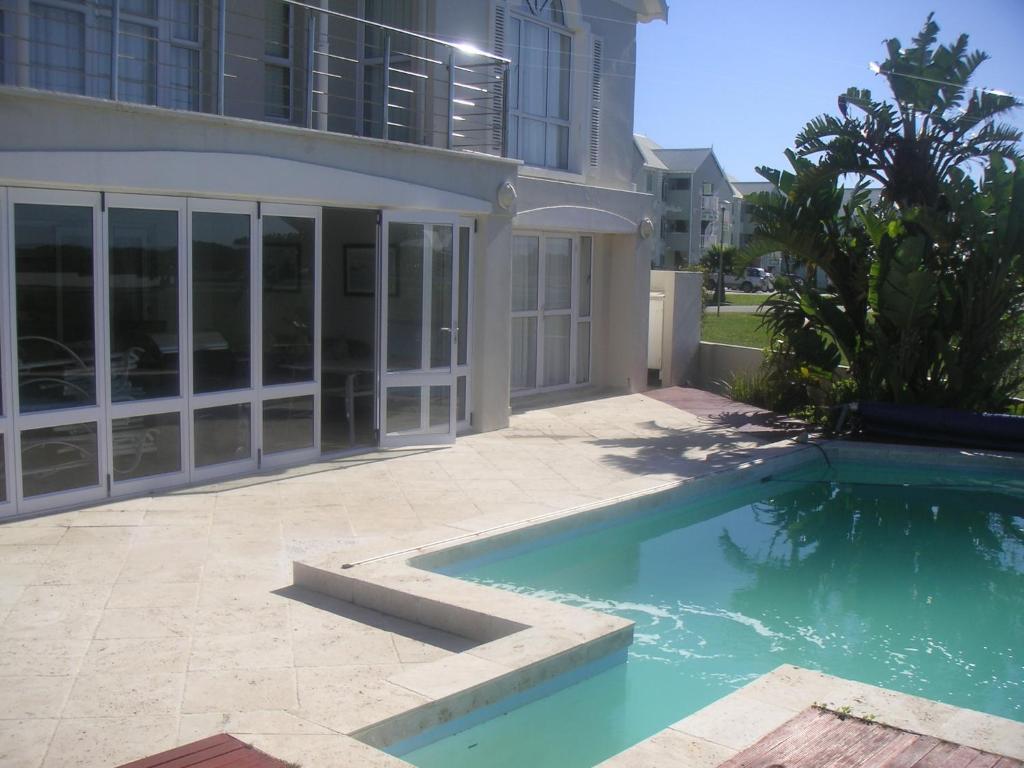 Waterside Living MM1404 photo 1