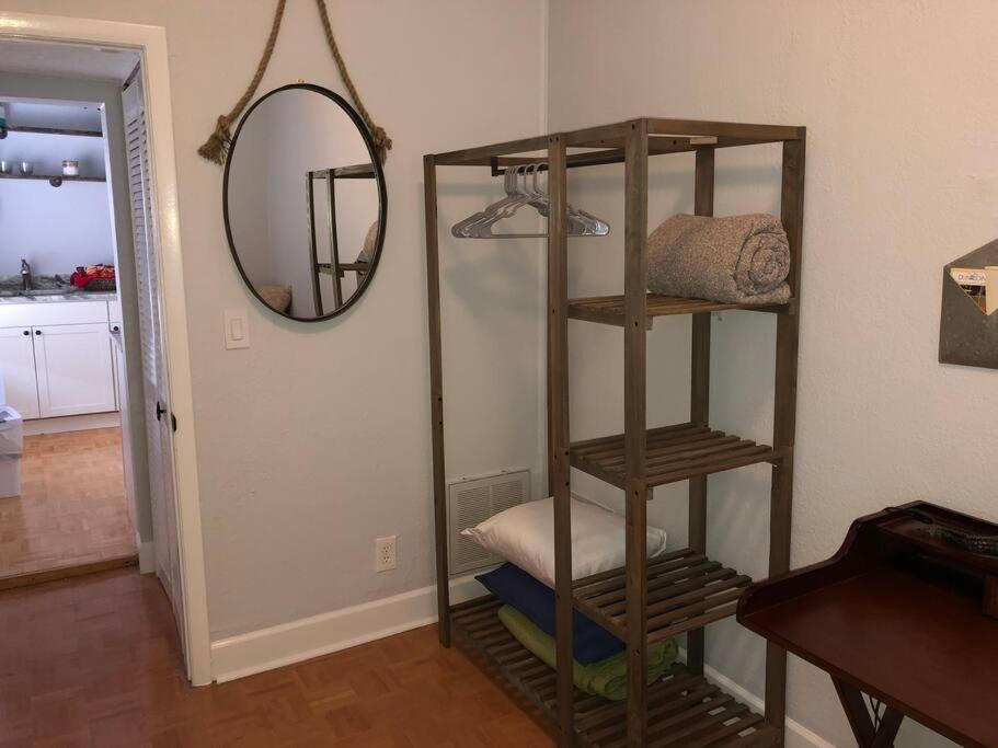 Overlooking Downtown Dunedin Two Bedroom apartment photo 4