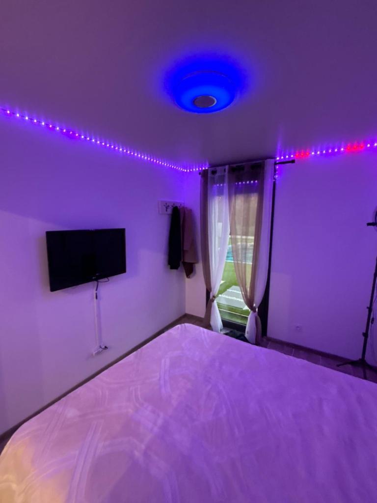 Chambre indépendante avec salle de bain photo 1