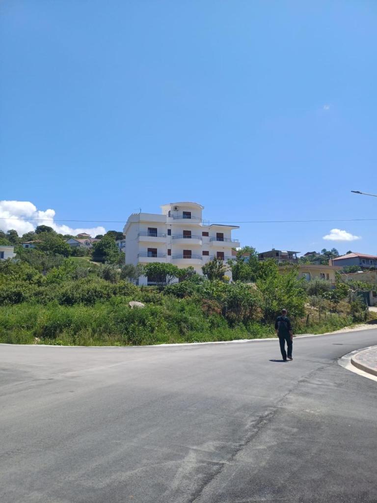 Albanian Gem in Kuçovë photo 1