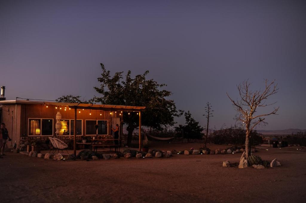 Desert Home Private Oasis Outdoor Space & Hot Tub photo 4