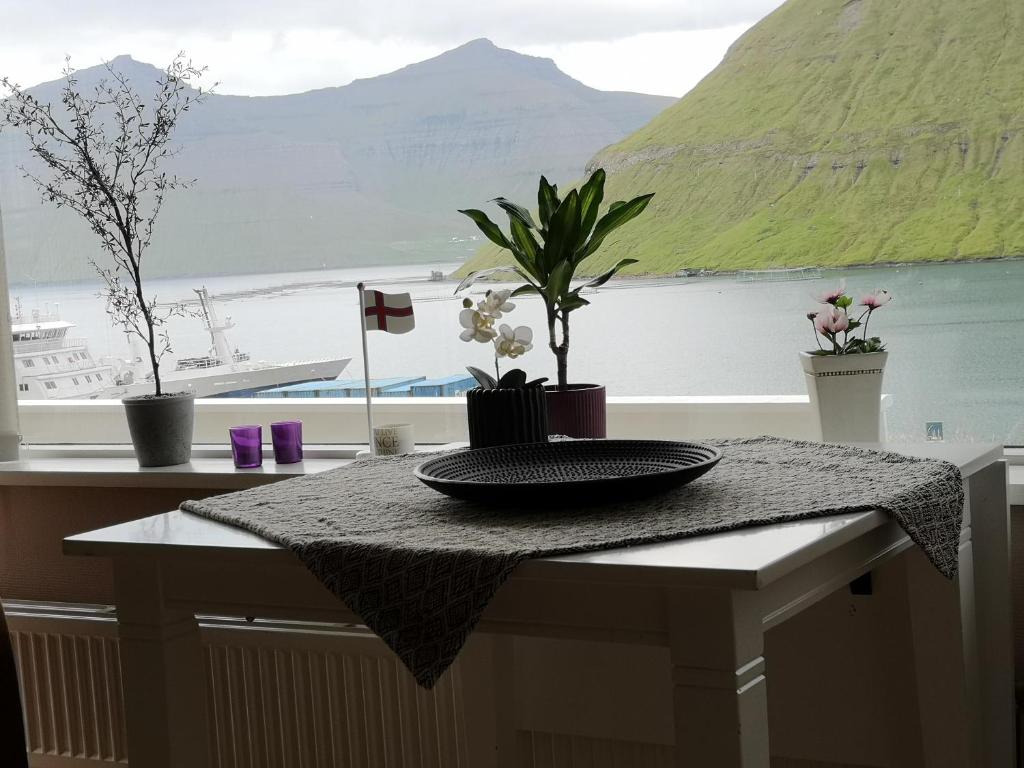 Amazing Sea and Mountain View photo 2