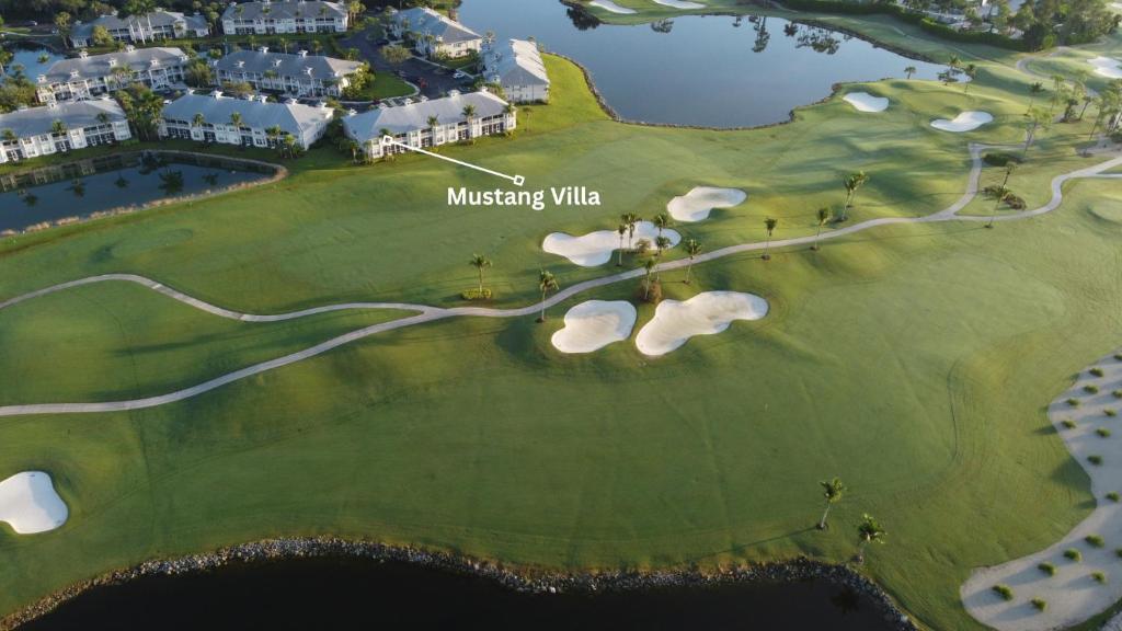 GreenLinks Golf View Villa Mustang at Lely Resort photo 3
