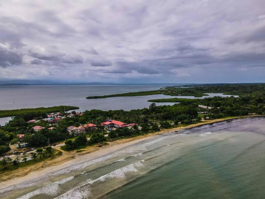 Beachfront Apartment near Bocas Town photo 3