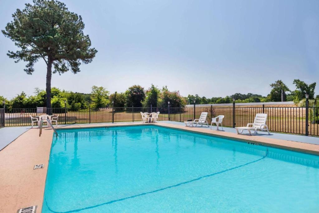 Arya Inn & Extended Stay image
