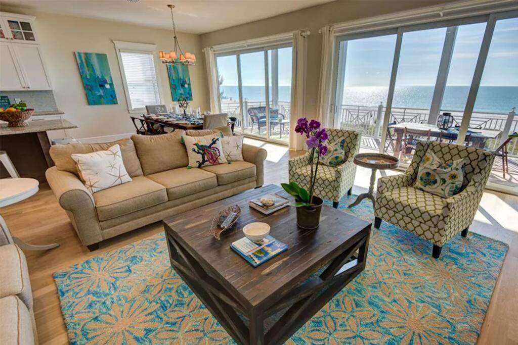 Luxury Beach House On The White Sands of The Gulf of Mexico photo 3
