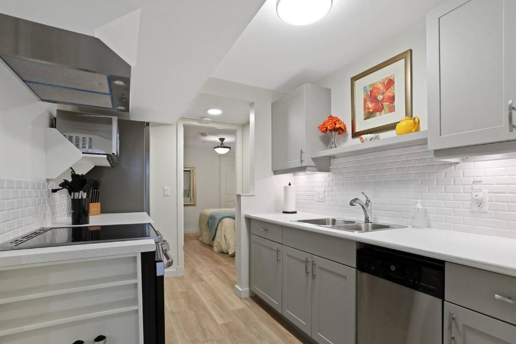 Uncork and Unwind photo 3