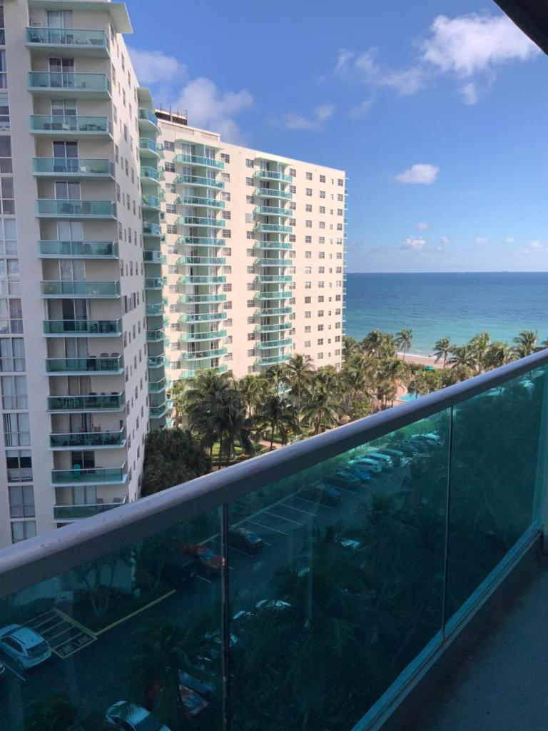 11 -COZY APARTMENT WITH BEACH VIEW - Miami Te Espera- HALLANDALE