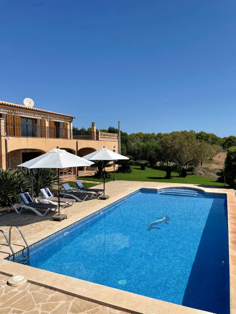 Villa with 50m2 pool close to Golf Vall dOr and Portocolom photo 1