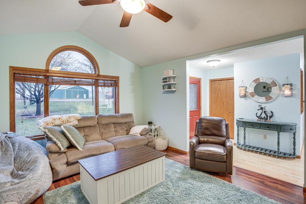 Lakefront Minnesota Vacation Rental with Dock photo 3