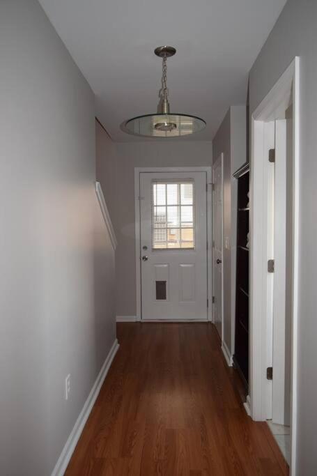 Home In Greenville 4 bedrooms, 4 beds, 2 baths photo 2