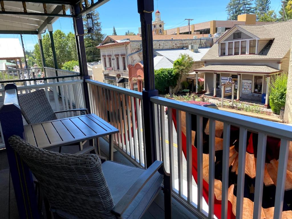 Historic Washington St Balcony photo 4