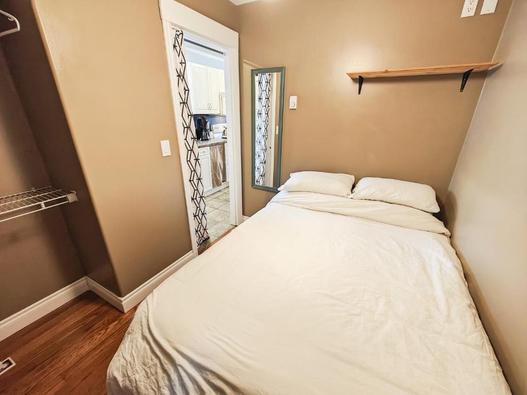 Downtown Whitehorse Apartment in Old Town photo 2
