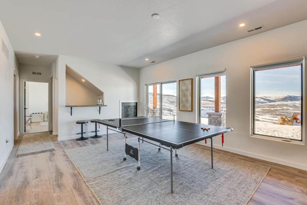 Sleek Granby Getaway with Scenic Mountain Views! photo 1