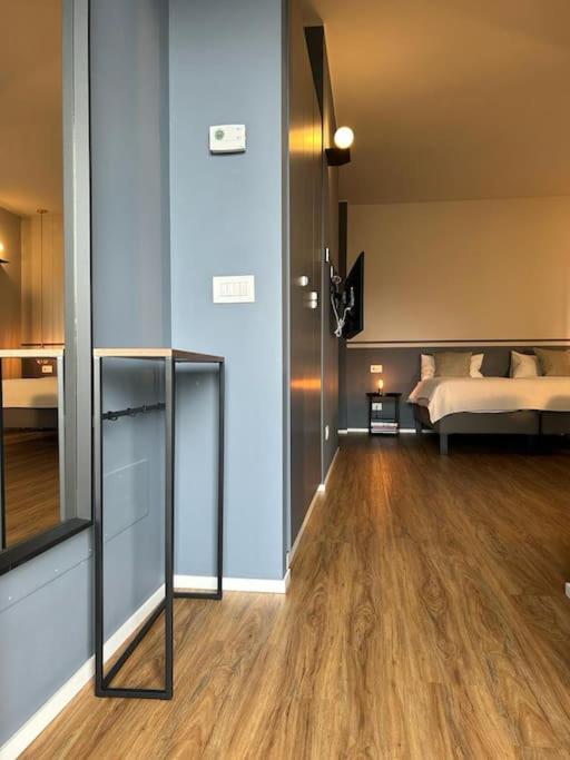 Studio in villa near Fiera Milano at Metro stop photo 2