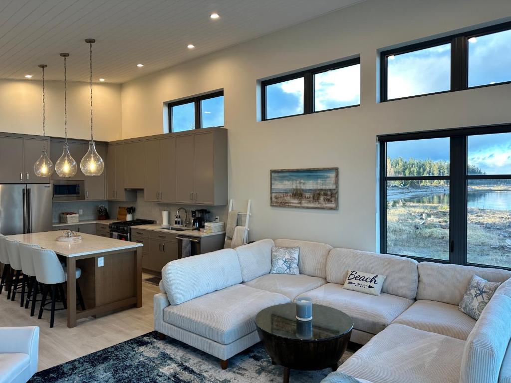 Saratoga Serenity at THE BEACH HOUSE photo 1