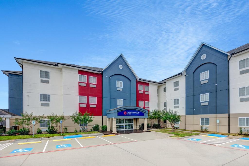 Candlewood Suites Lake Jackson Clute, an IHG Hotel image