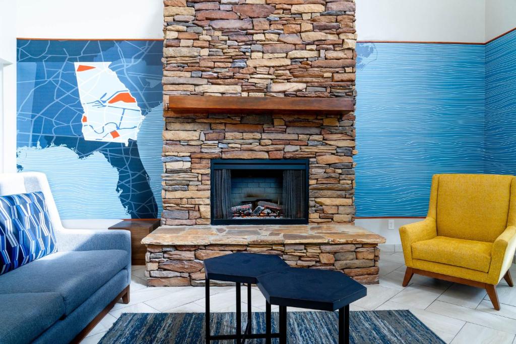 Holiday Inn Express & Suites Hiawassee, an IHG Hotel image