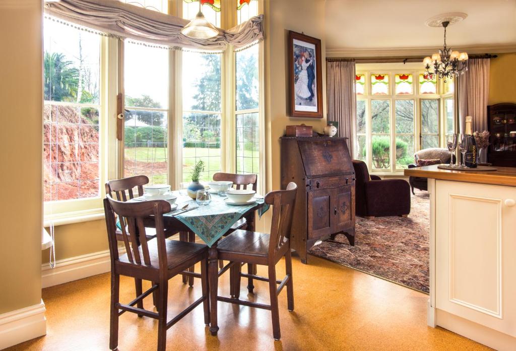 Sassafras village stay - historic home sleeps 4 photo 1