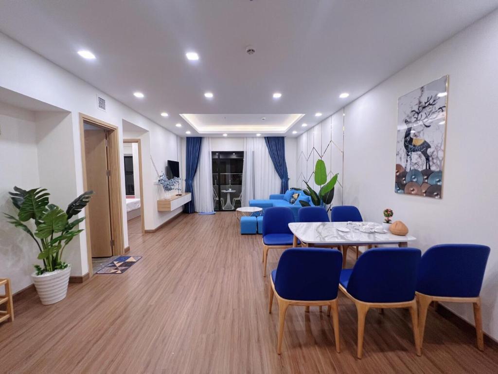 Căn hộ du lịch FLC sea tower 2 giường đôi có bồn tắm ban công view biển.Đầy đủ tiện nghi