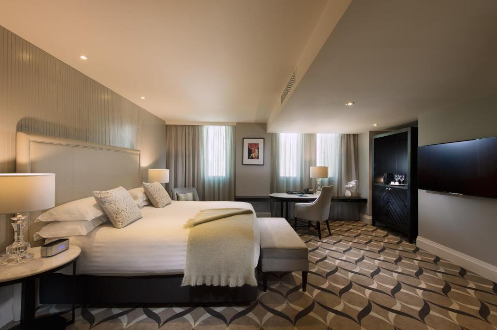 Mayfair Hotel photo 1