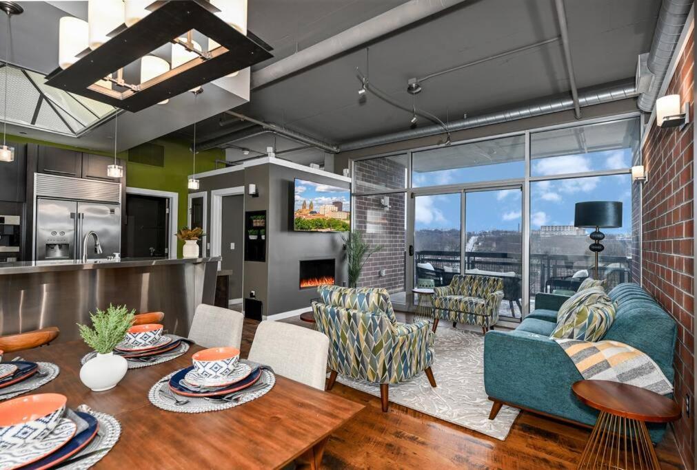 Luxury Condo in Akron Northside District photo 4